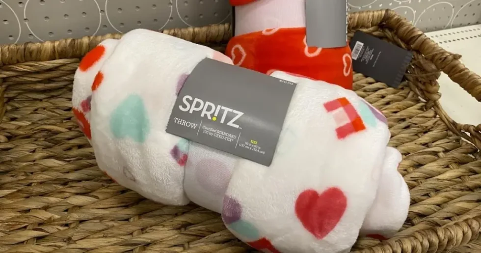 Spritz-Valentines-Throw-Blanket